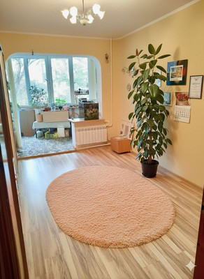 Продам трехкомнатную (3-комн.) квартиру, Залесская ул, 91, Симферополь г