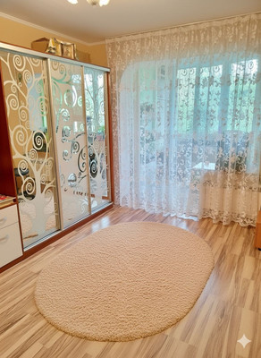 Продам трехкомнатную (3-комн.) квартиру, Залесская ул, 91, Симферополь г