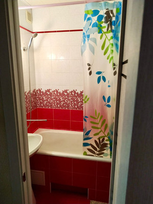 Продам трехкомнатную (3-комн.) квартиру, Залесская ул, 91, Симферополь г