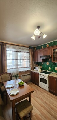 Продам трехкомнатную (3-комн.) квартиру, Маршала Савицкого ул, 20к1, Москва г