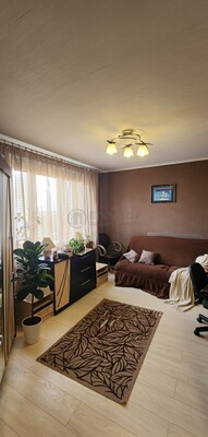 Продам трехкомнатную (3-комн.) квартиру, Маршала Савицкого ул, 20к1, Москва г