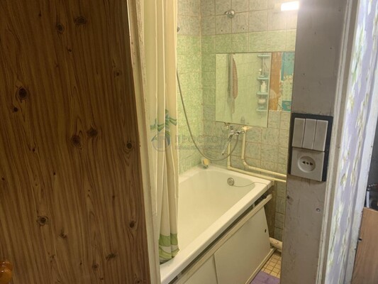 Продам трехкомнатную (3-комн.) квартиру, Домодедовская ул, 24к1, Москва г