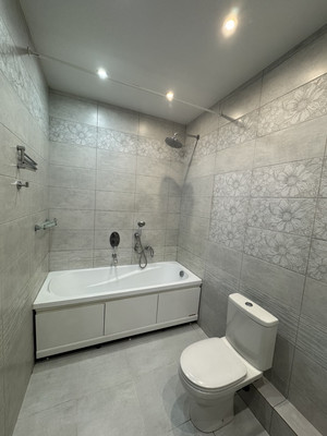 Продам двухкомнатную (2-комн.) квартиру, Дмитровская ул, 30, Базарово д