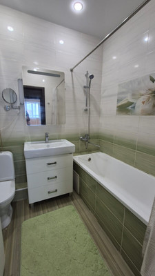 Продам двухкомнатную (2-комн.) квартиру, Дзержинского пр-кт, 221, Новороссийск г