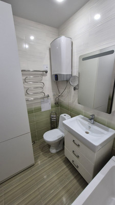 Продам двухкомнатную (2-комн.) квартиру, Дзержинского пр-кт, 221, Новороссийск г