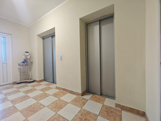 Продам двухкомнатную (2-комн.) квартиру, Дзержинского пр-кт, 221, Новороссийск г