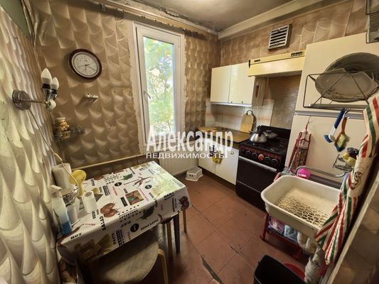 Продам трехкомнатную (3-комн.) квартиру, Народного Ополчения пр-кт, 97, Санкт-Петербург г