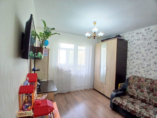 Продам двухкомнатную (2-комн.) квартиру, Гагарина ул, 15а, Парковый п