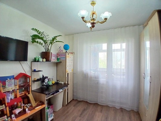 Продам двухкомнатную (2-комн.) квартиру, Гагарина ул, 15а, Парковый п