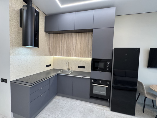 Продам трехкомнатную (3-комн.) квартиру, Братьев Весниных б-р, 1, Москва г