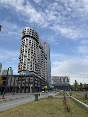 Продам трехкомнатную (3-комн.) квартиру, Братьев Весниных б-р, 1, Москва г