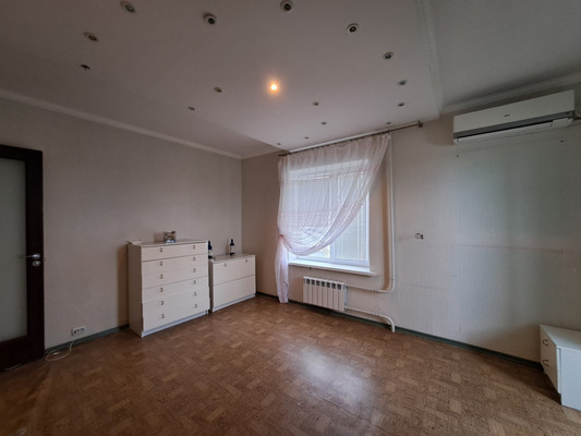 Продам трехкомнатную (3-комн.) квартиру, Великой Победы б-р, 28, Волгодонск г