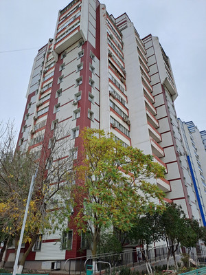 Продам трехкомнатную (3-комн.) квартиру, Великой Победы б-р, 28, Волгодонск г
