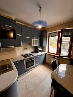 Продам двухкомнатную (2-комн.) квартиру, Бела Куна ул, 5, Симферополь г