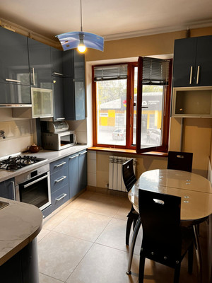 Продам двухкомнатную (2-комн.) квартиру, Бела Куна ул, 5, Симферополь г