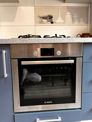 Продам двухкомнатную (2-комн.) квартиру, Бела Куна ул, 5, Симферополь г