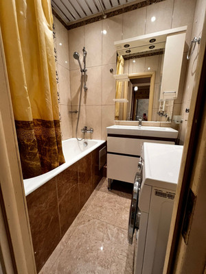 Продам двухкомнатную (2-комн.) квартиру, Бела Куна ул, 5, Симферополь г