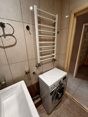 Продам двухкомнатную (2-комн.) квартиру, Бела Куна ул, 5, Симферополь г