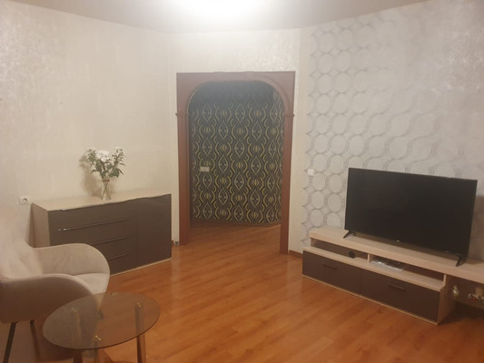 Продам трехкомнатную (3-комн.) квартиру, Генерала Кныша ул, 15, Гатчина г