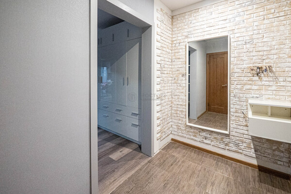 Продам трехкомнатную (3-комн.) квартиру, Преображенская ул, 4, Люберцы г