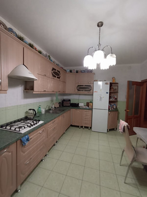 Продам трехкомнатную (3-комн.) квартиру, Октябрьское ш, 1А, Волгодонск г