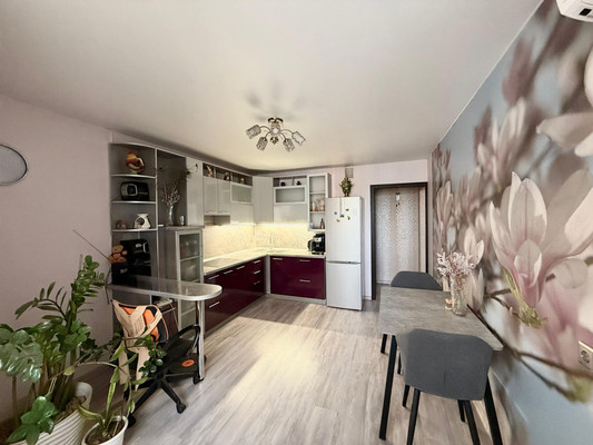 Продам двухкомнатную (2-комн.) квартиру, им. Академика Лукьяненко П.П. ул, 34, Краснодар г