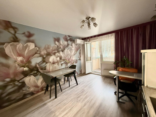 Продам двухкомнатную (2-комн.) квартиру, им. Академика Лукьяненко П.П. ул, 34, Краснодар г