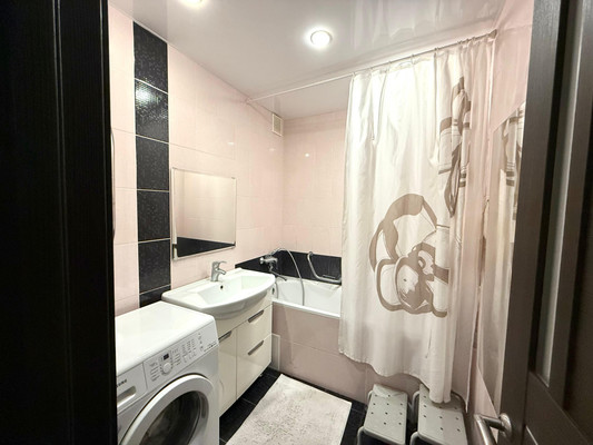 Продам двухкомнатную (2-комн.) квартиру, им. Академика Лукьяненко П.П. ул, 34, Краснодар г