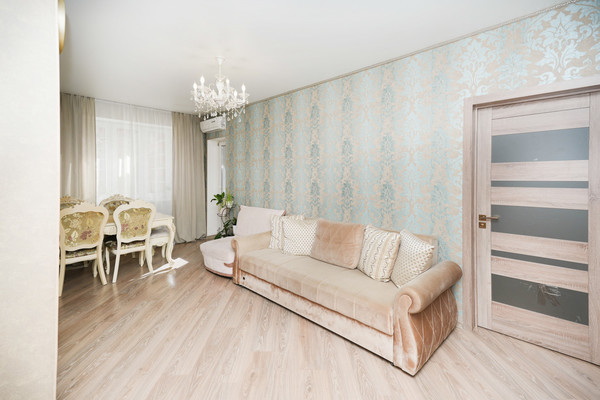 Продам двухкомнатную (2-комн.) квартиру, Российская ул, 79/3к1, Краснодар г