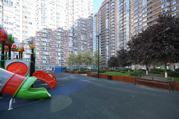 Продам двухкомнатную (2-комн.) квартиру, Российская ул, 79/3к1, Краснодар г