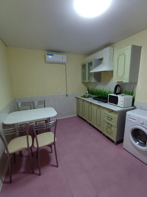 Продам коммерческое помещение 150 м2, Большая Морская ул, Мирный пгт