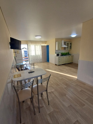 Продам коммерческое помещение 150 м2, Большая Морская ул, Мирный пгт