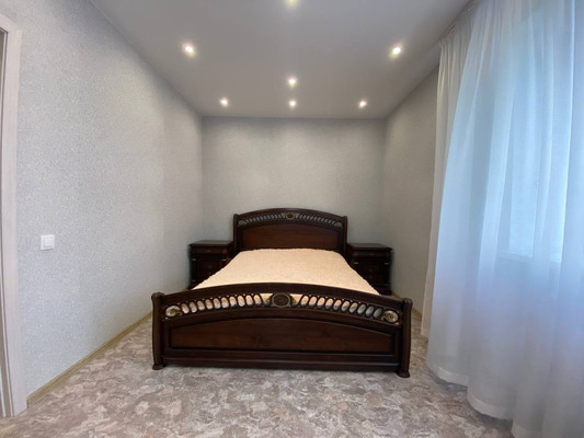 Продам однокомнатную (1-комн.) квартиру, Гагарина ул, 151, Ханты-Мансийск г