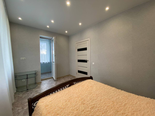 Продам однокомнатную (1-комн.) квартиру, Гагарина ул, 151, Ханты-Мансийск г