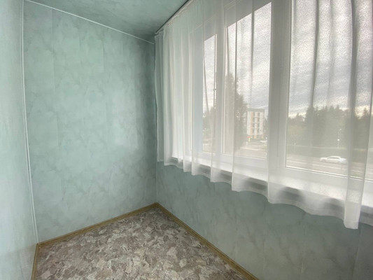 Продам однокомнатную (1-комн.) квартиру, Гагарина ул, 151, Ханты-Мансийск г