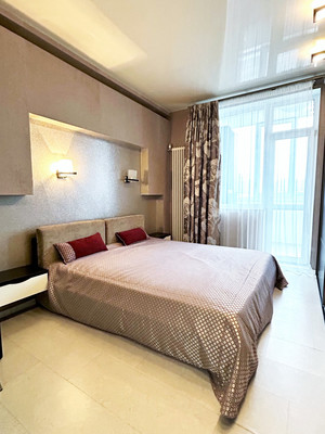 Сдам трехкомнатную (3-комн.) квартиру, Революции ул, 21кА, Пермь г