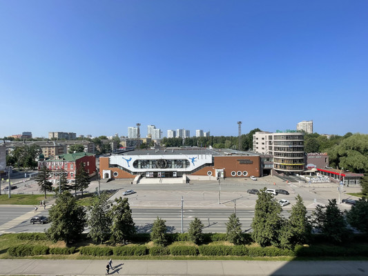 Сдам трехкомнатную (3-комн.) квартиру, Революции ул, 21кА, Пермь г