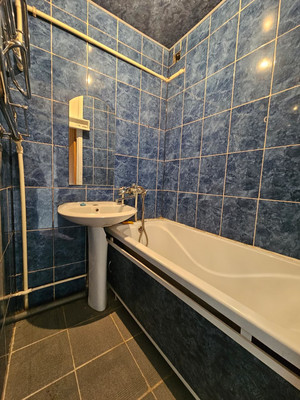 Продам двухкомнатную (2-комн.) квартиру, Ашурова ул, 28, Нальчик г