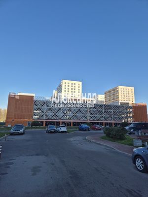 Продам однокомнатную (1-комн.) квартиру, Голландская ул, 10к2, Янино-1 гп