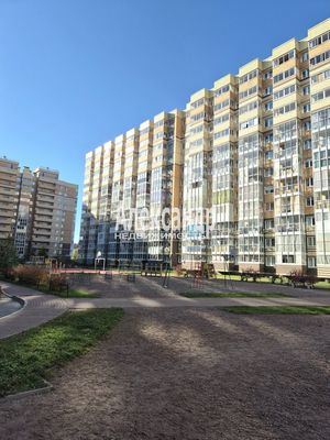 Продам однокомнатную (1-комн.) квартиру, Голландская ул, 10к2, Янино-1 гп