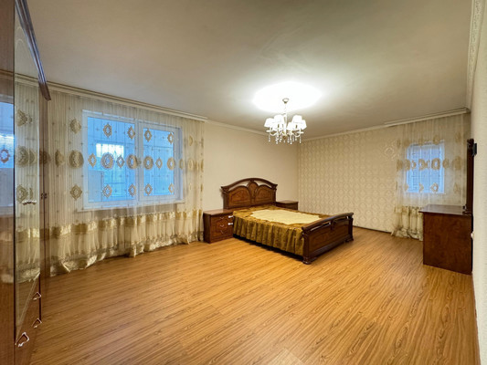 Продам многокомнатную квартиру, Мальбахова ул, 15, Нальчик г