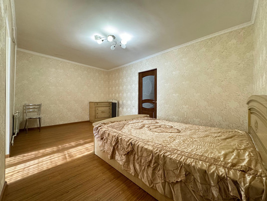 Продам многокомнатную квартиру, Мальбахова ул, 15, Нальчик г