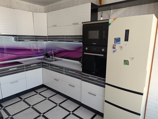 Продам двухкомнатную (2-комн.) квартиру, Дзержинского пр-кт, 221, Новороссийск г