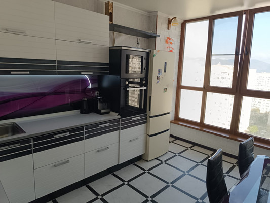 Продам двухкомнатную (2-комн.) квартиру, Дзержинского пр-кт, 221, Новороссийск г