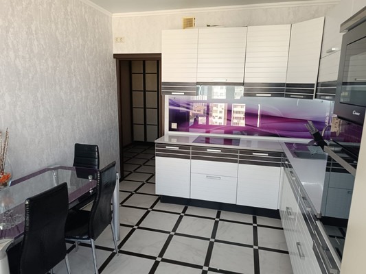 Продам двухкомнатную (2-комн.) квартиру, Дзержинского пр-кт, 221, Новороссийск г