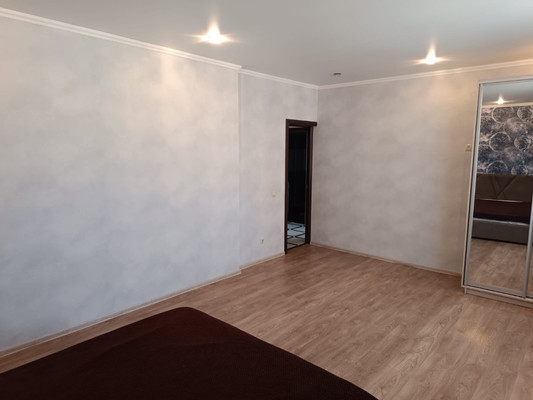 Продам двухкомнатную (2-комн.) квартиру, Дзержинского пр-кт, 221, Новороссийск г