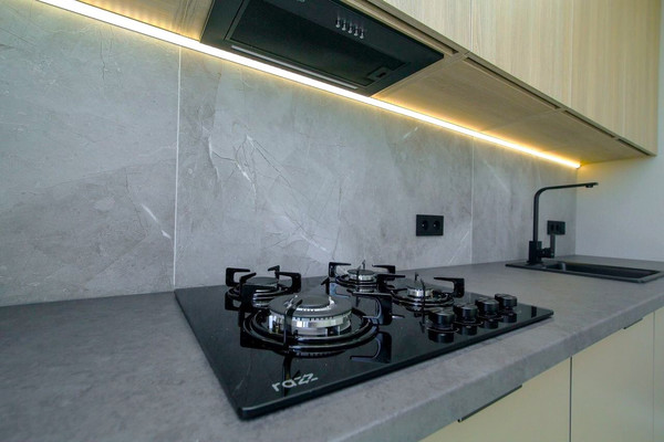 Продам двухкомнатную (2-комн.) квартиру, Большая Окружная 3-я ул, 243к5, Калининград г