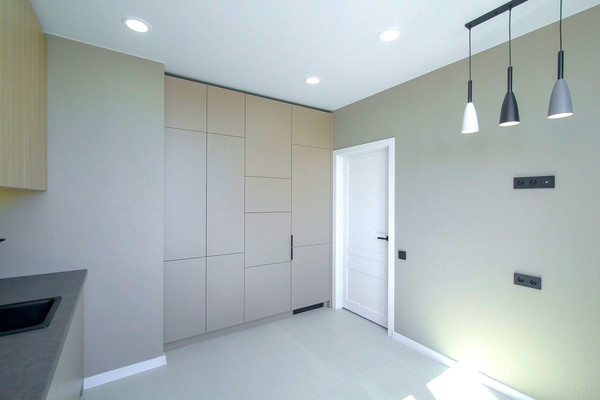 Продам двухкомнатную (2-комн.) квартиру, Большая Окружная 3-я ул, 243к5, Калининград г