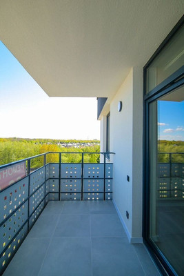 Продам двухкомнатную (2-комн.) квартиру, Большая Окружная 3-я ул, 243к5, Калининград г