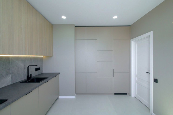 Продам двухкомнатную (2-комн.) квартиру, Большая Окружная 3-я ул, 243к5, Калининград г